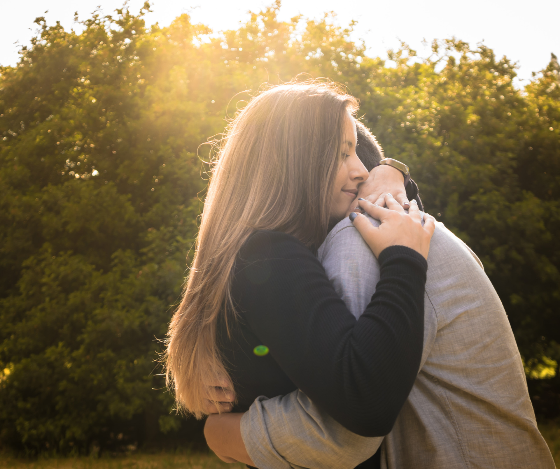 Vzťahový numerologický výklad dvoch ľudí zameraný na pochopenie dynamiky a karmických prepojení.